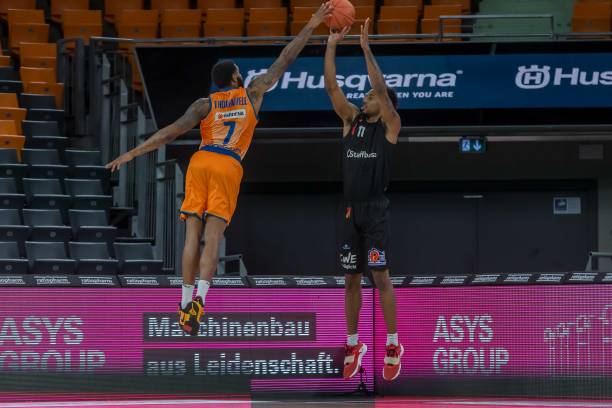 员的出场时 员的出场时