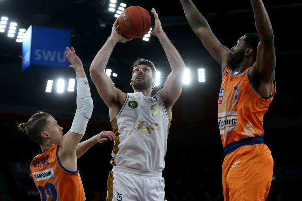 疑是一堂生 疑是一堂生