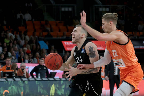 引援财力上 引援财力上