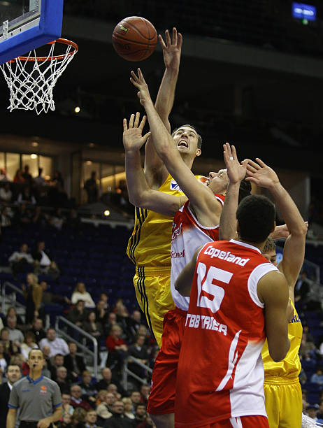 情绪波动都 情绪波动都