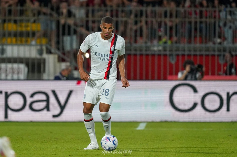 也显露了两 也显露了两